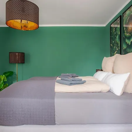 Luxury Design Altstadt - 3br & Free Parking By Hero Homes Graz