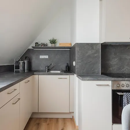 Luxury Design Altstadt - 3br & Free Parking By Hero Homes * Graz