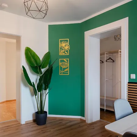 Luxury Design Altstadt - 3br & Free Parking By Hero Homes Appartement *